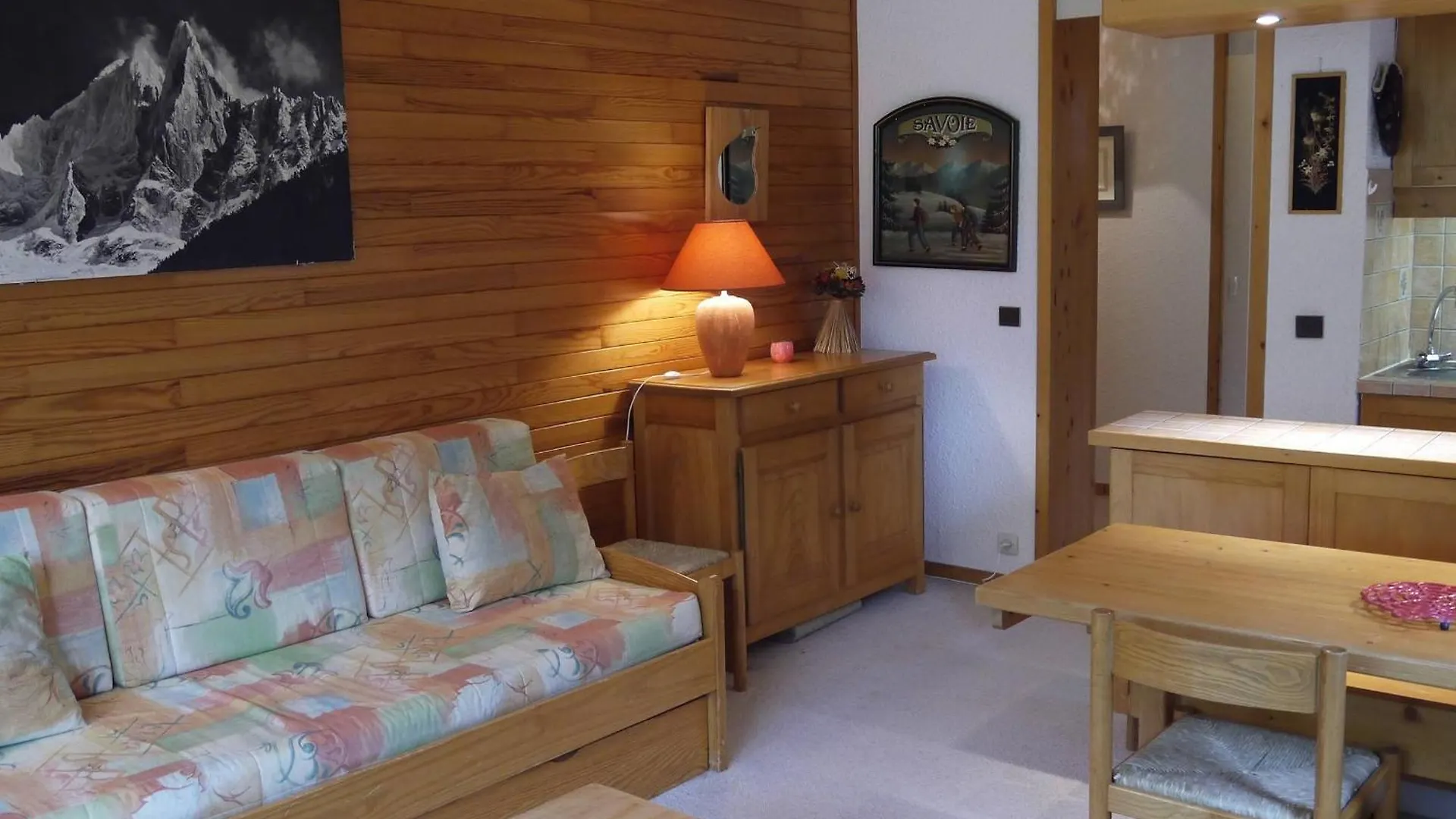 Appartement Skis Aux Pieds Pour 6 Personnes A Meribel - Fr-1-355-146