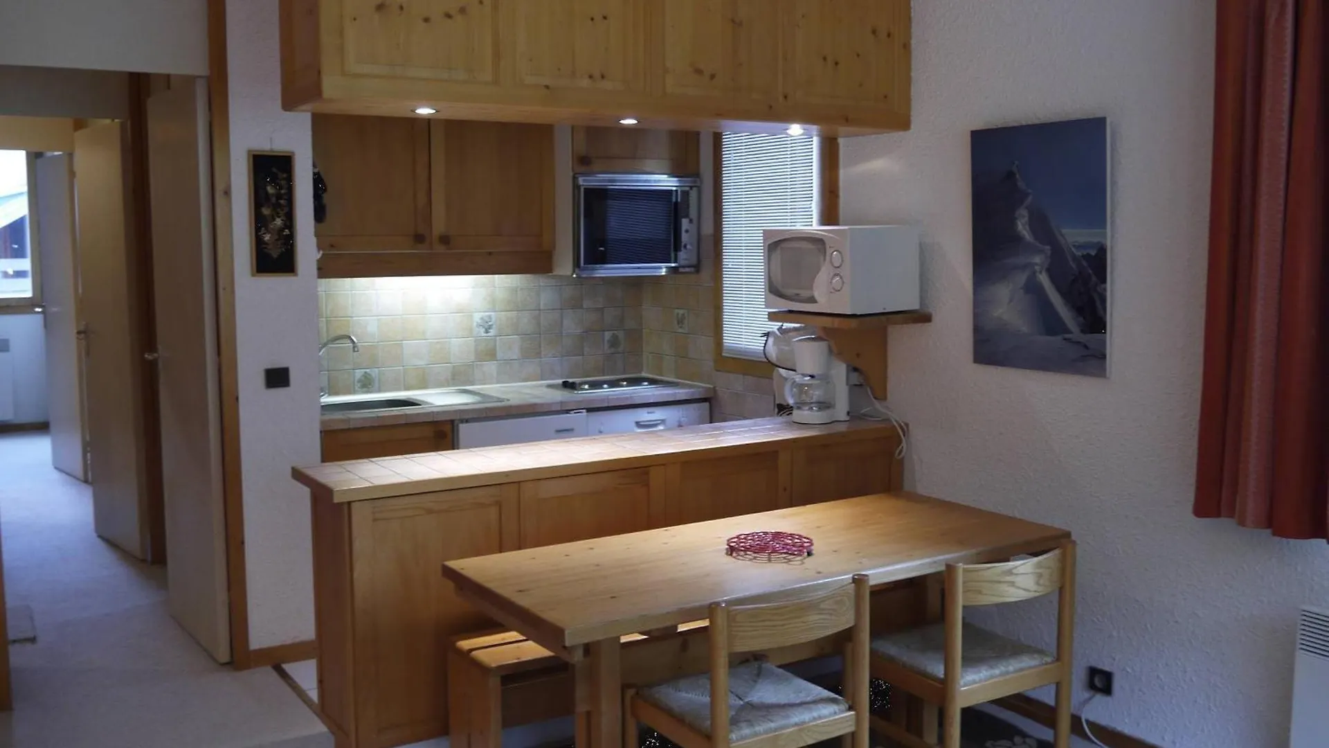 Appartement Skis Aux Pieds Pour 6 Personnes A Meribel - Fr-1-355-146 0*,